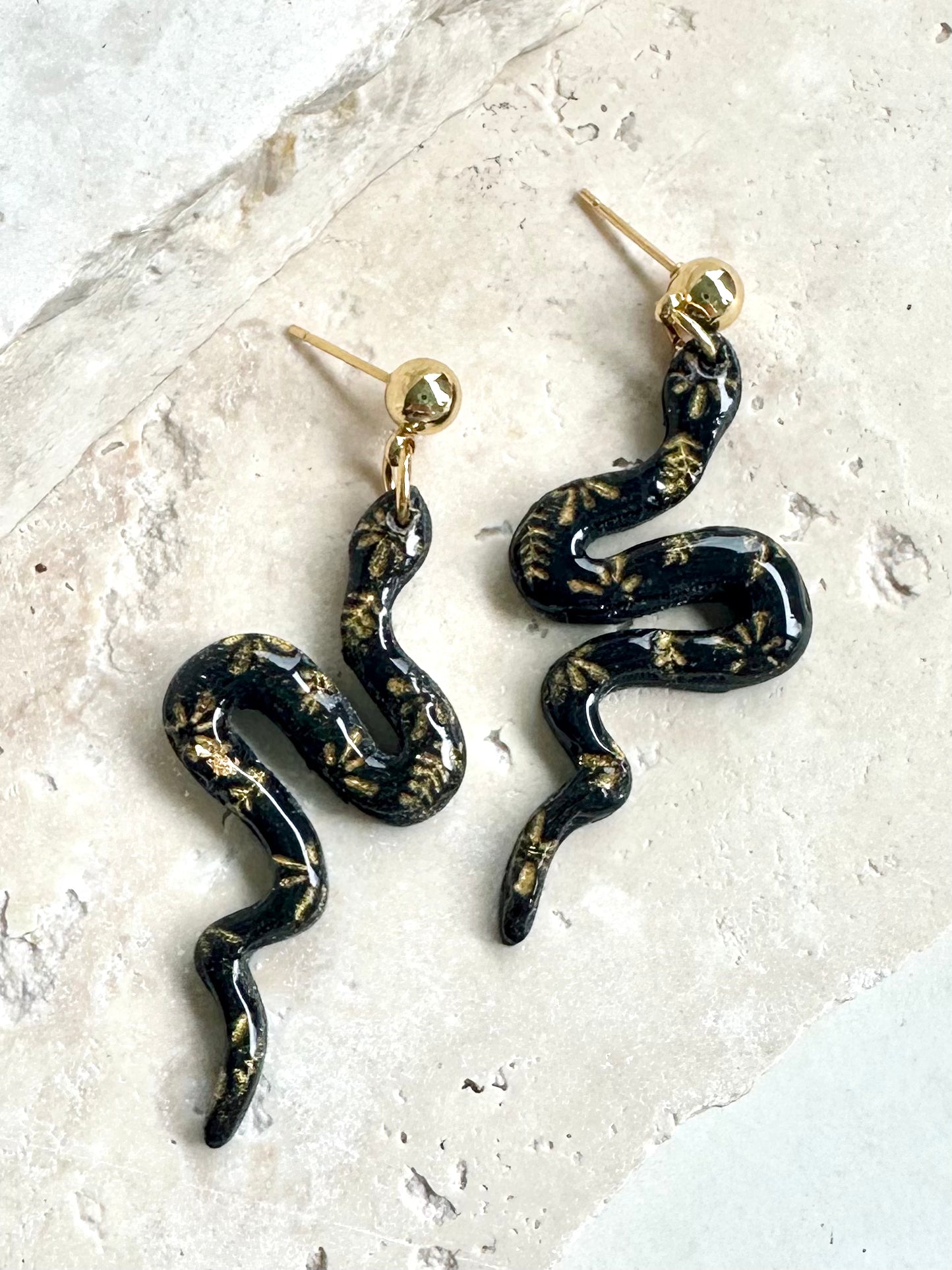 Serpentina Earrings - Black