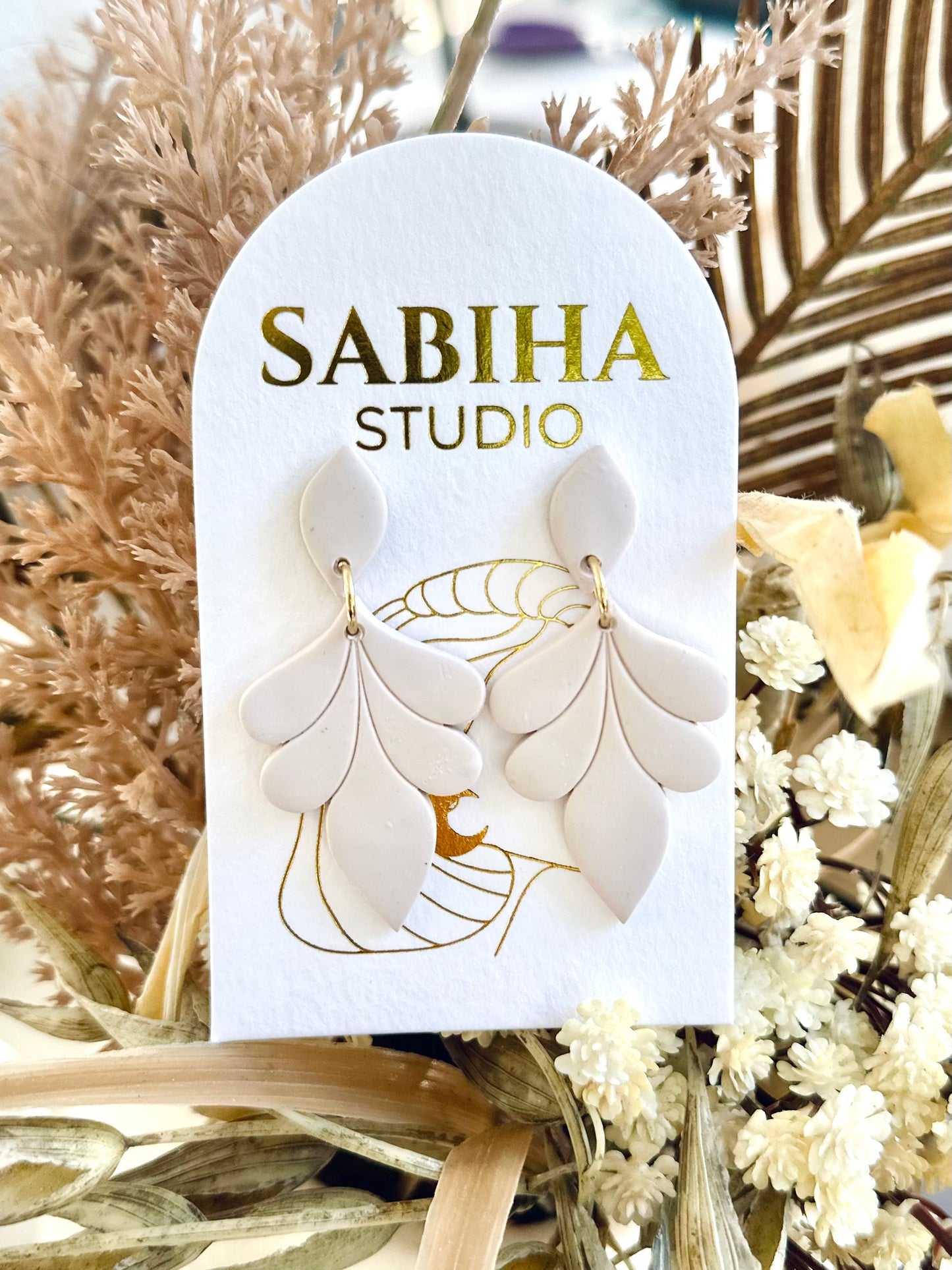 Amity Earrings - Ecru