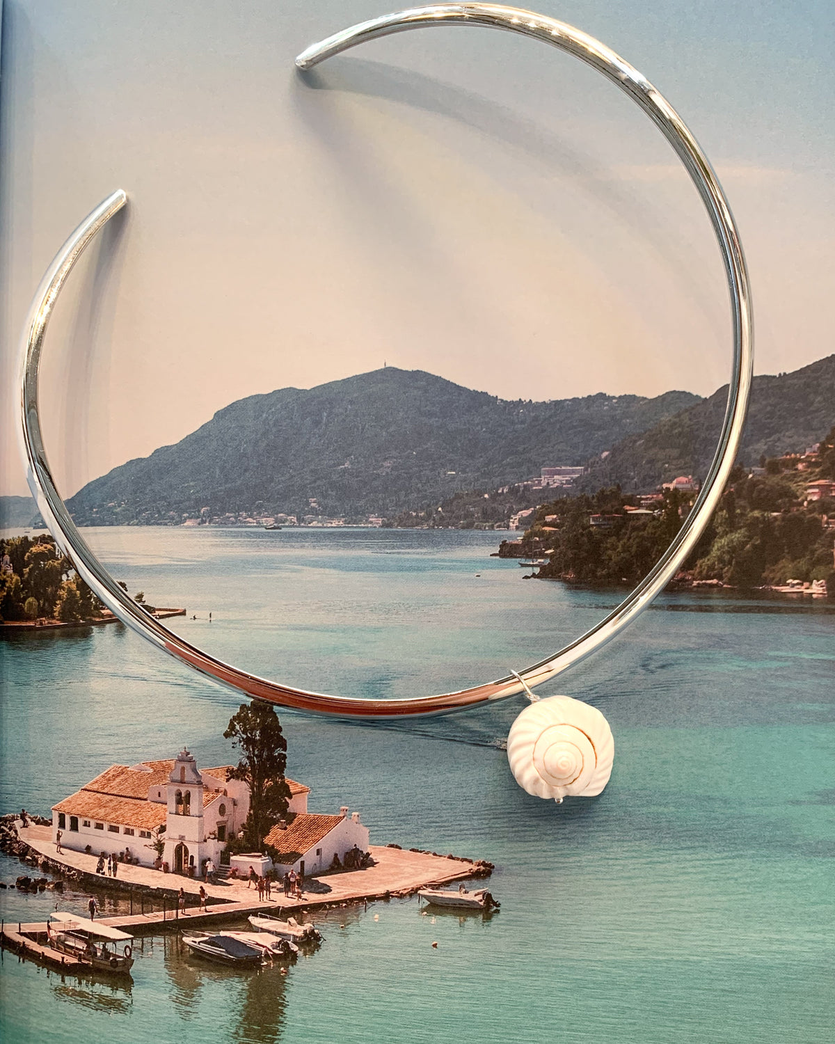 Riviera Collar • Silver Shell