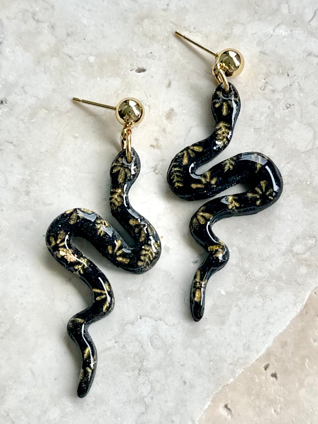 Serpentina Earrings - Black